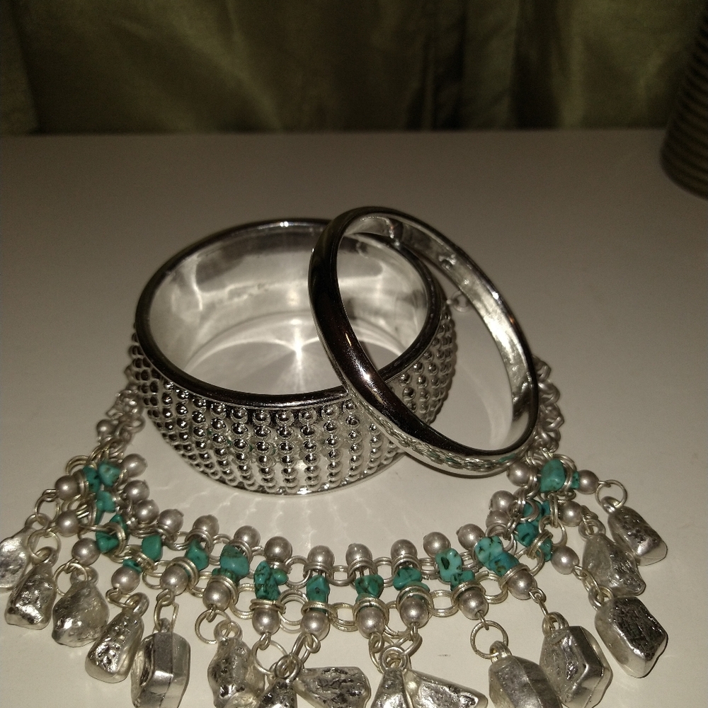 Jewelry - Picture 3 of 10